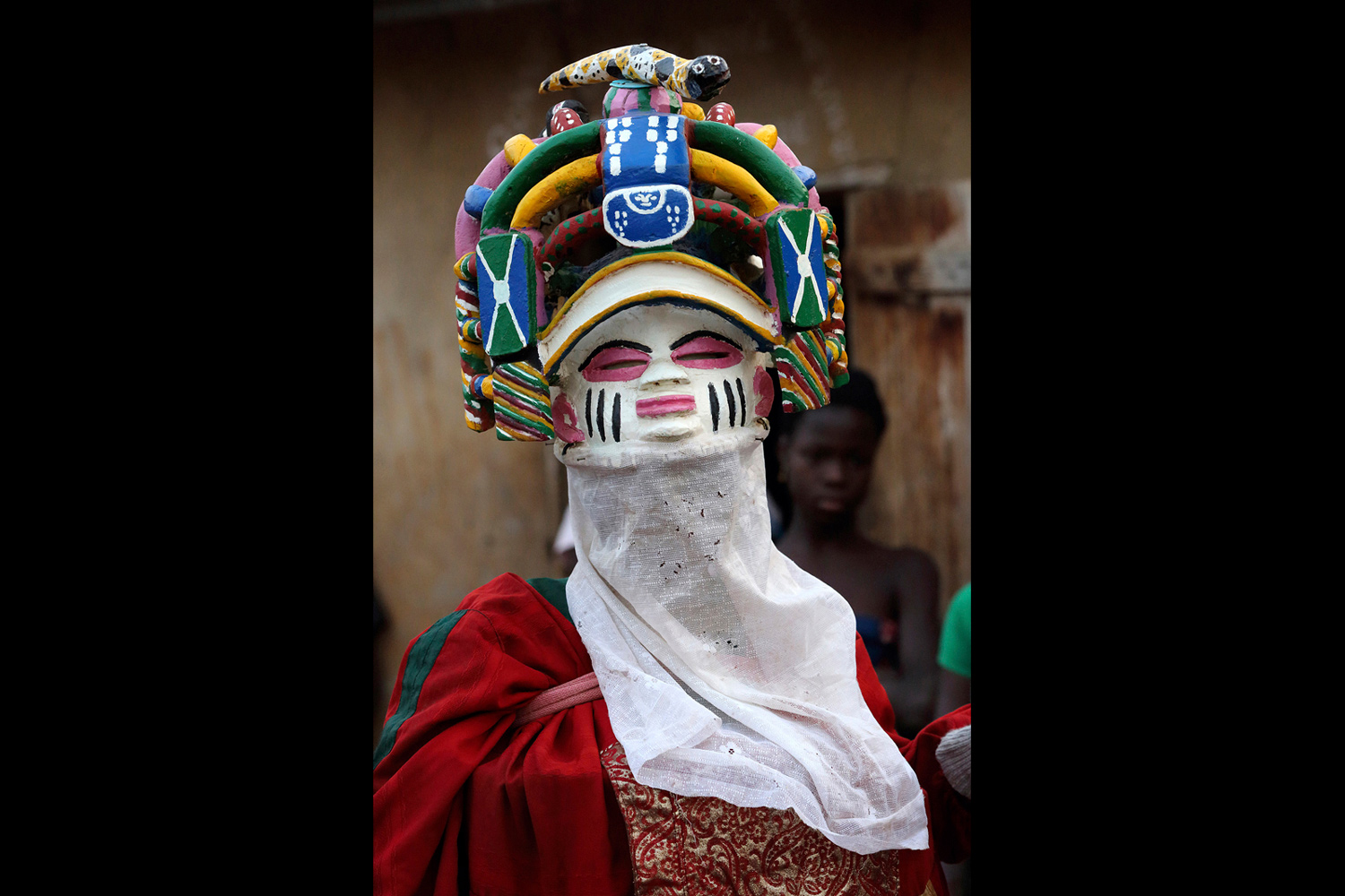 Masque traditionnel Gèlèdè lors d’une cérémonie au Bénin en 2013