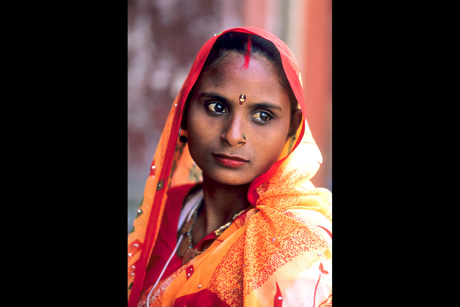 Femme en sari dans la ville d’Agra en Inde en 2005