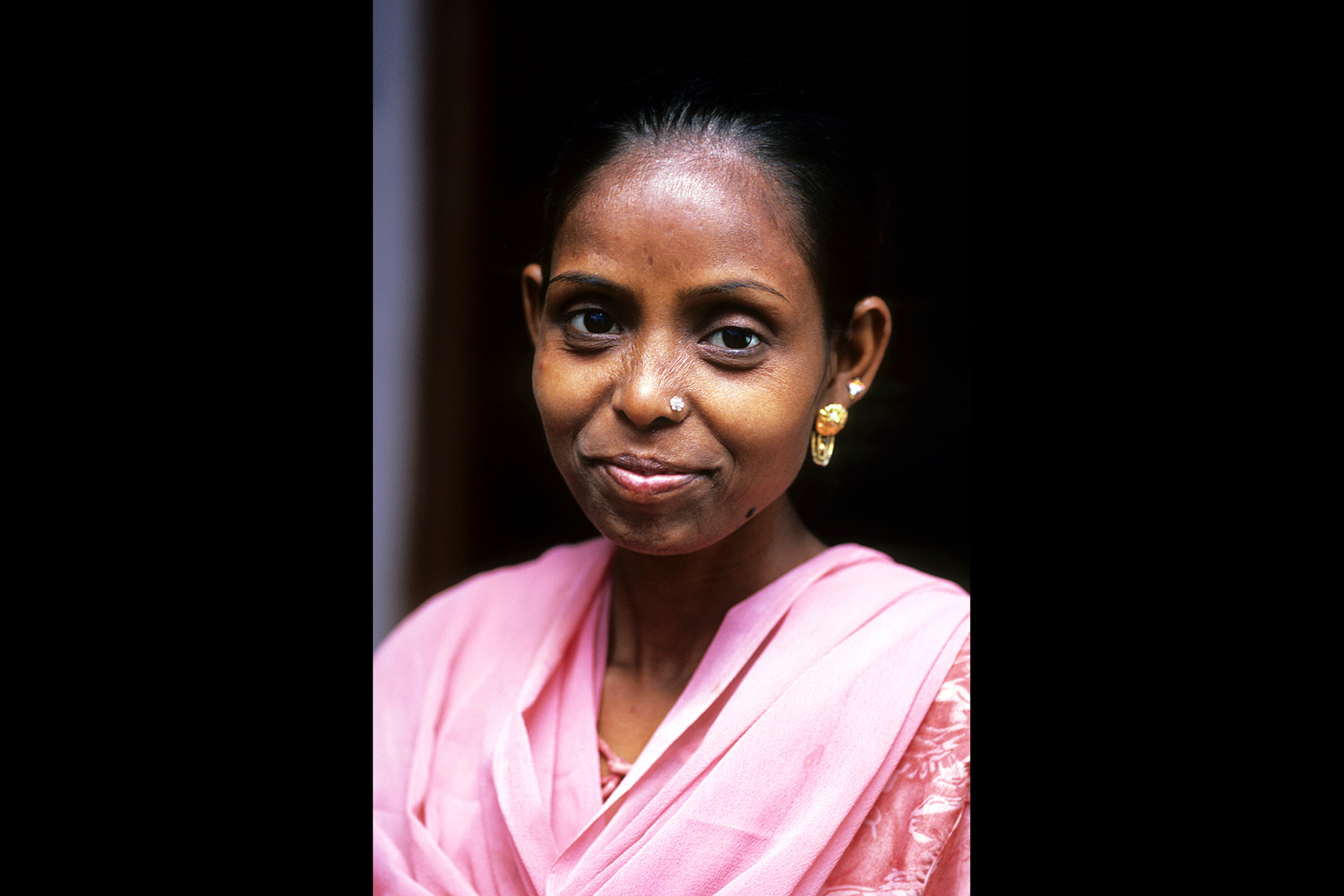 Femme en sari dans la ville d’Agra en Inde en 2005