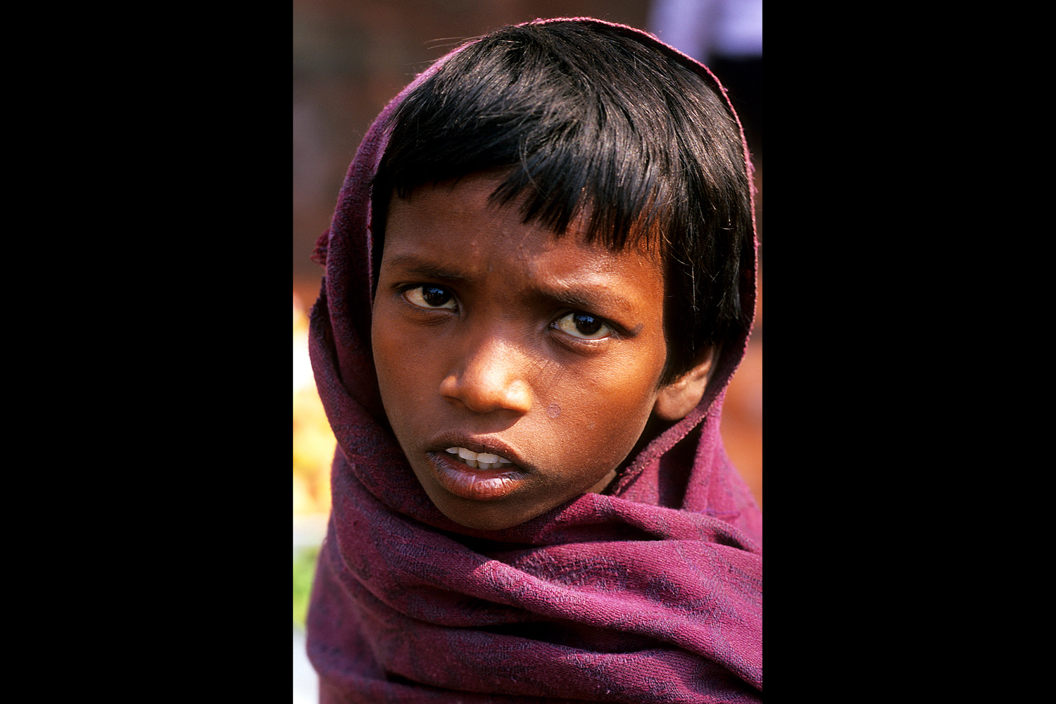 Jeune garçon dans la ville de Khajuraho en Inde en 2005