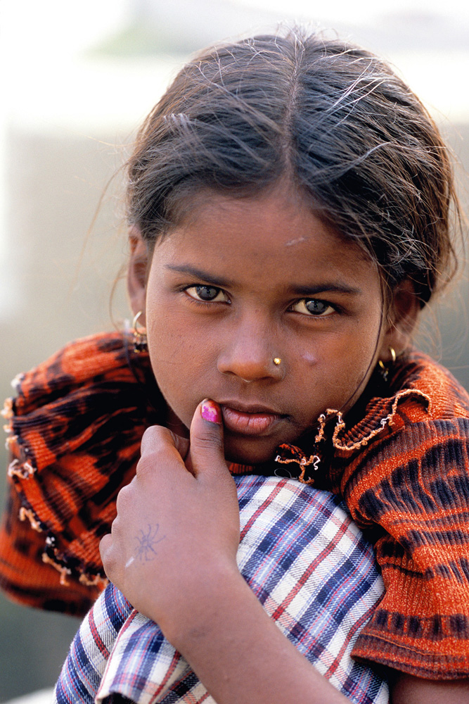 Fillette au regard doux en Inde en 2005.