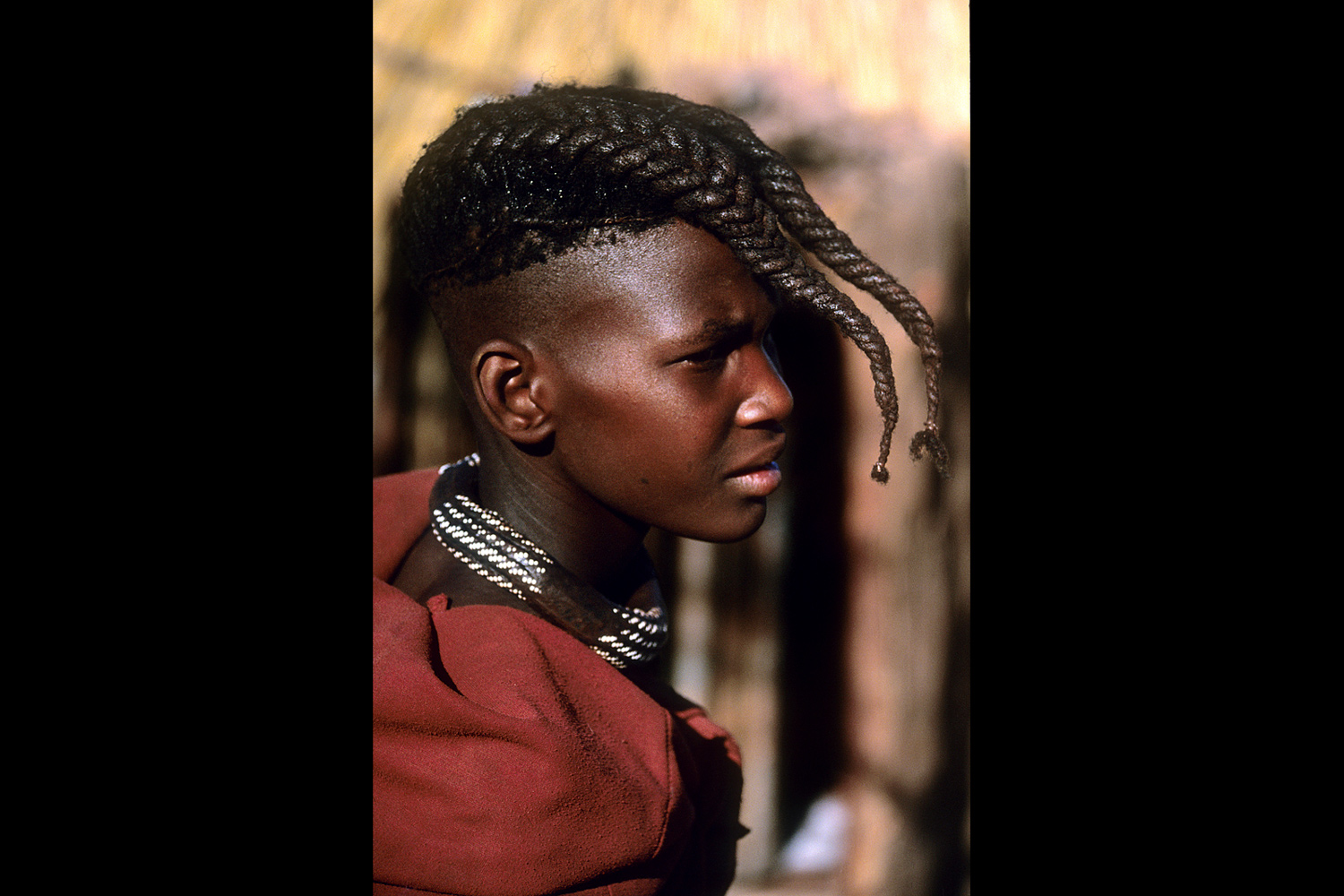 Jeune fille Himba dans la région du Kaokoland en Namibie en 2006