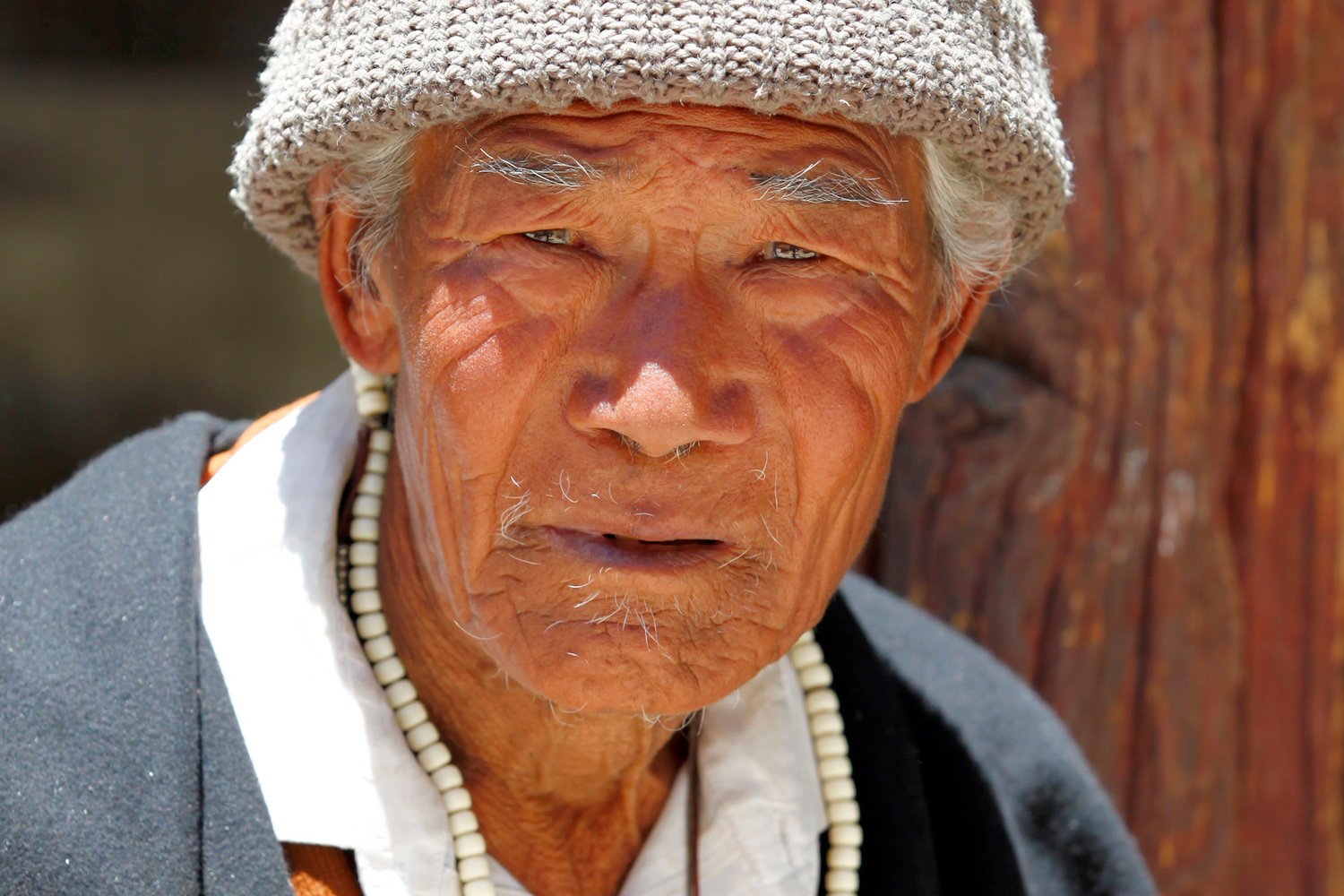 Vieil homme à Lo Manthang dans le Mustang au Népal en 2010