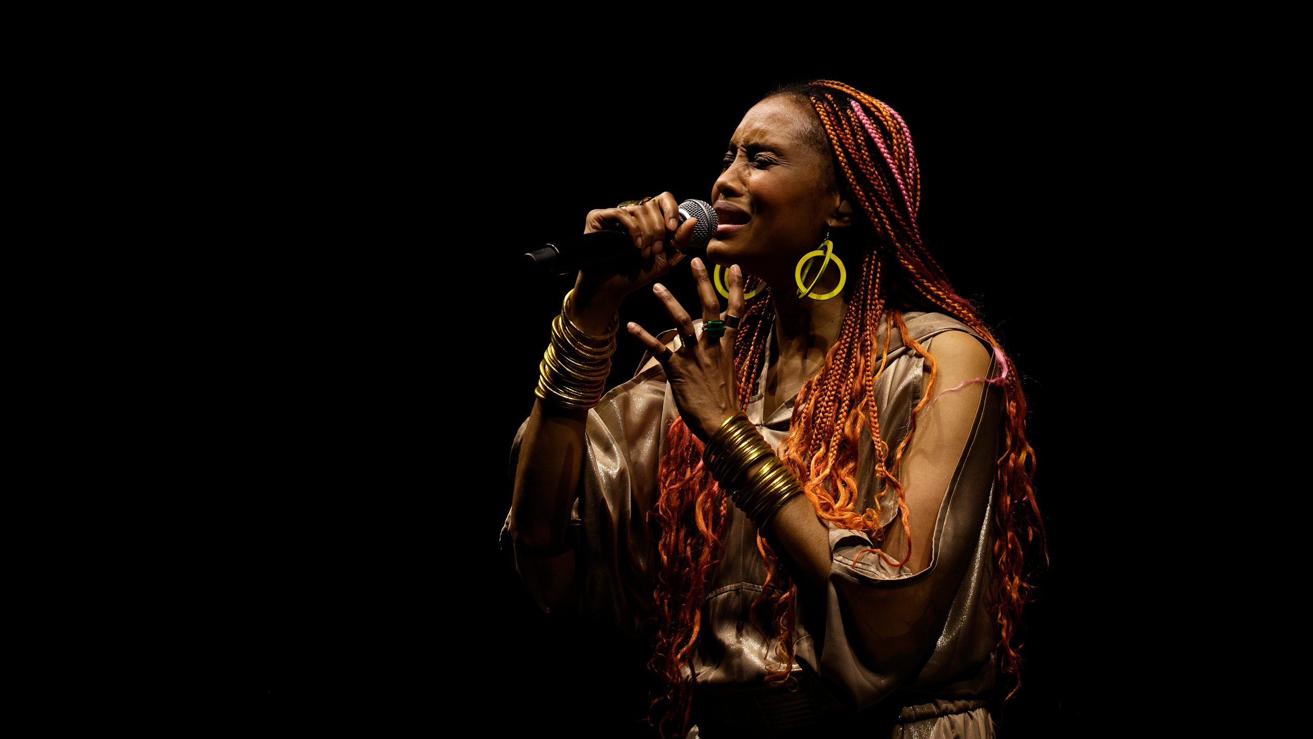 La chanteuse Imany en concert à La Défense Jazz Festival à Puteaux en 2024