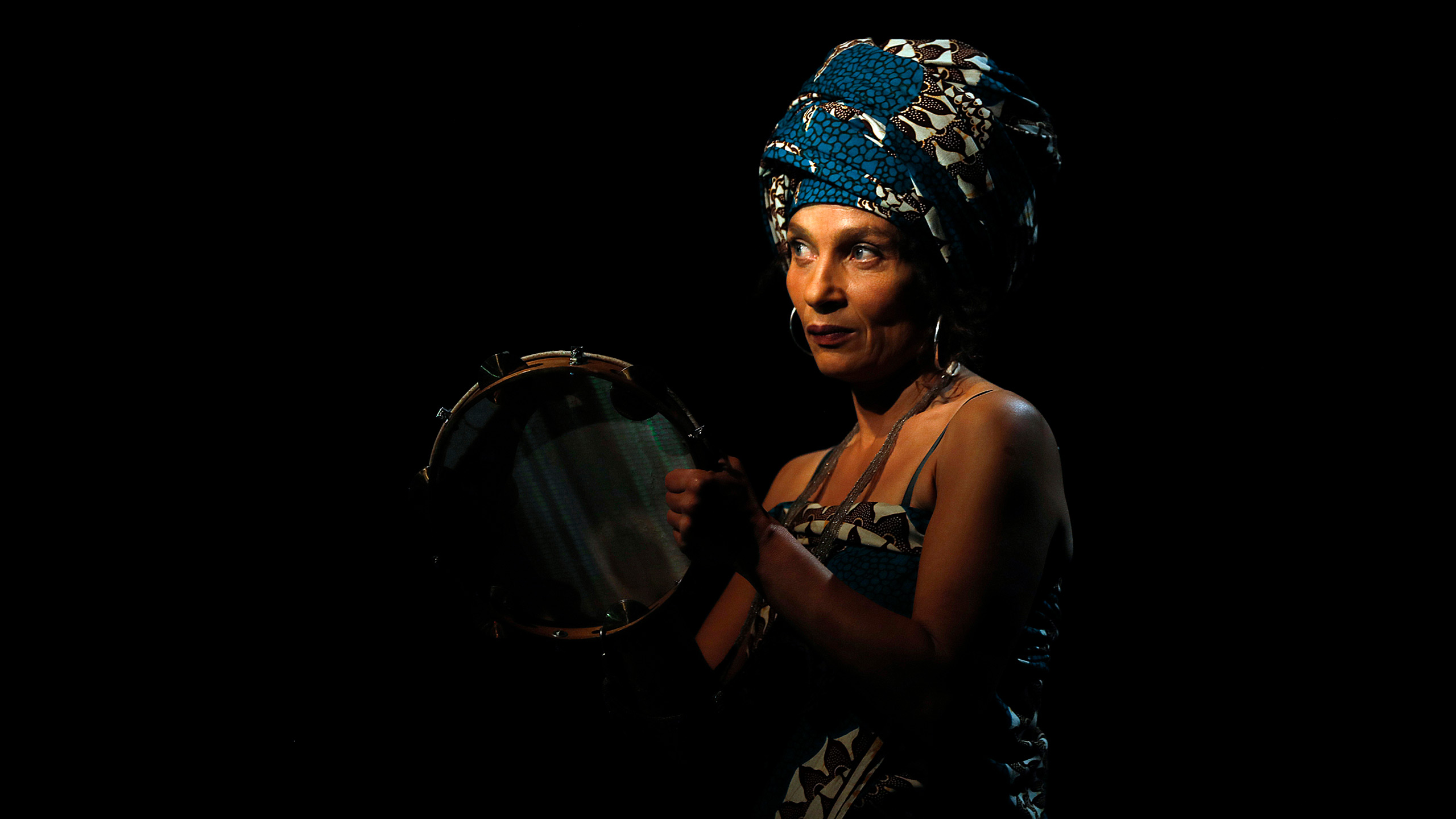 L’artiste Marisa Gnondaho dit Simon lors de la représentation de « Mon aïeule de Ouidah » à Sevran en 2021