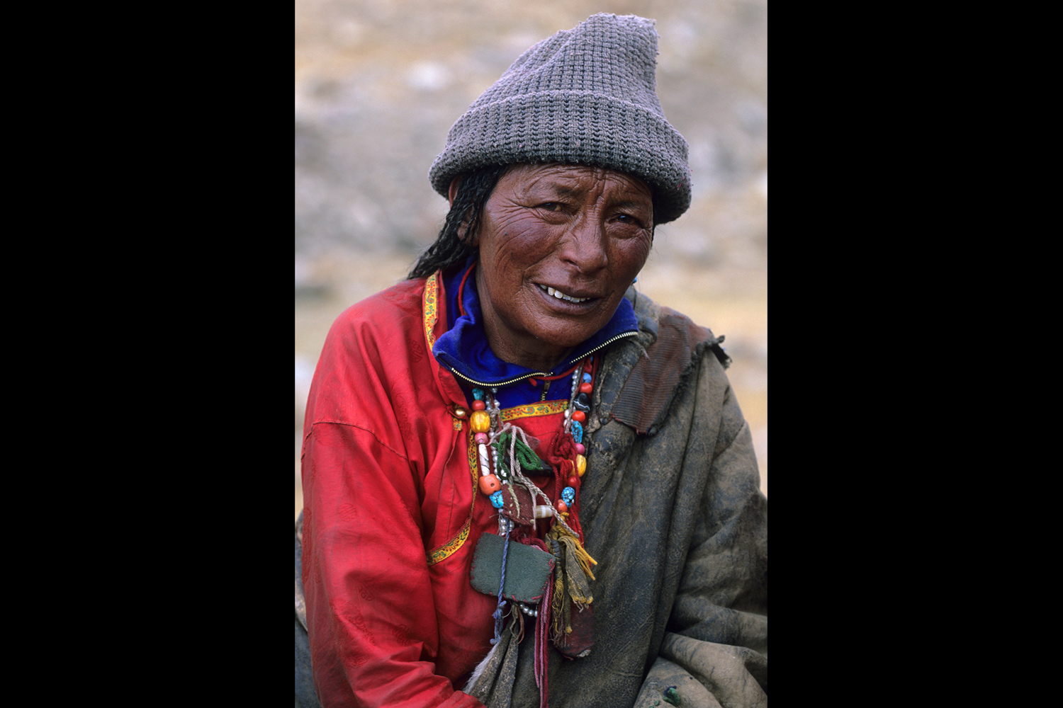 Pèlerine ayant accompli la kora autour du mont Kailash au Tibet en 2004