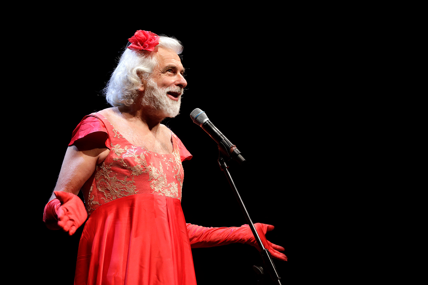 Patrice Pujol, comédien et metteur en scène, lors du spectacle La musique fait son cinéma au Théâtre Jean Arp à Clamart en 2022