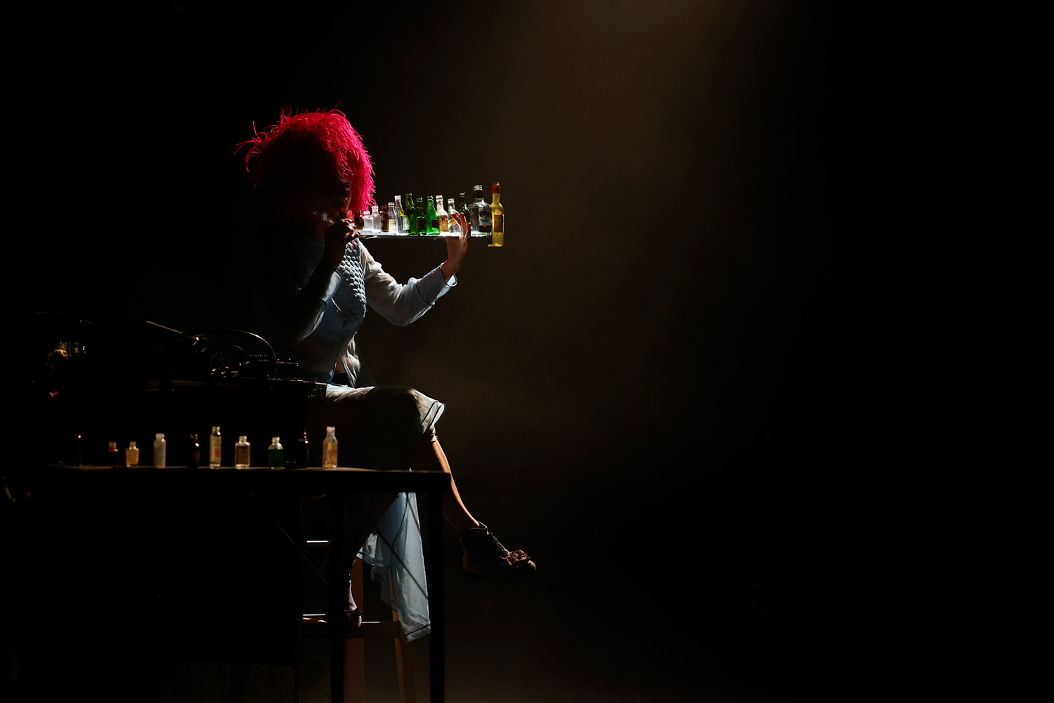 La chanteuse Leïla Martial lors du spectacle « JUBILÄ » au Pan Piper à Paris en 2026