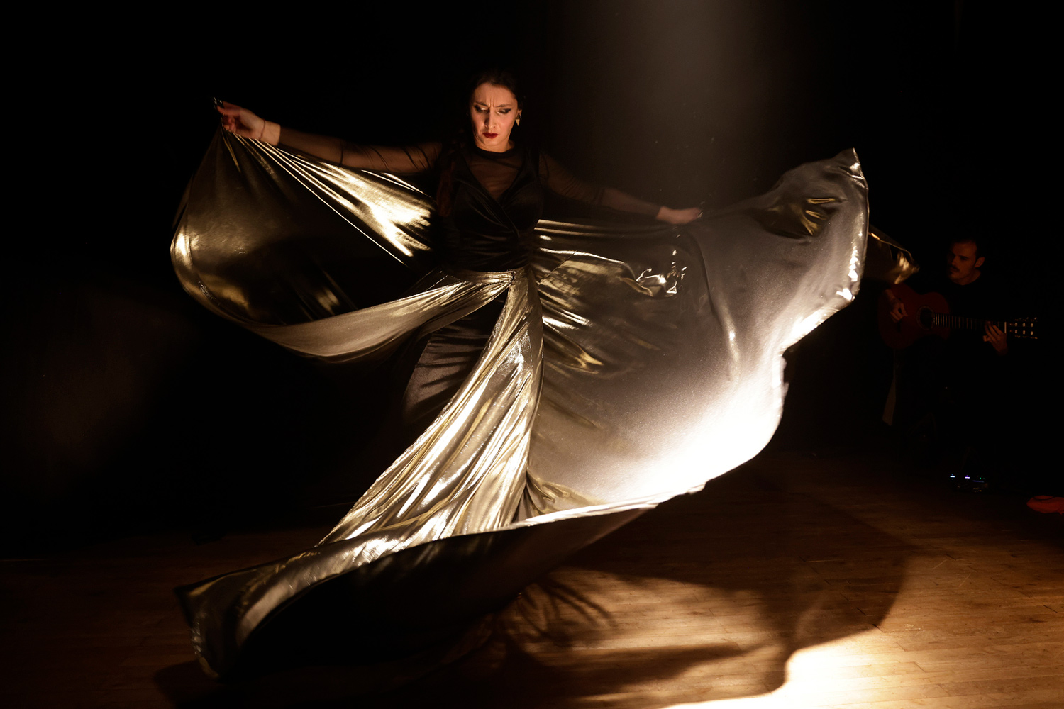 Nati James, danseuse de flamenco, en scène lors du spectacle Solar au Théâtre du Temps à Paris en 2025