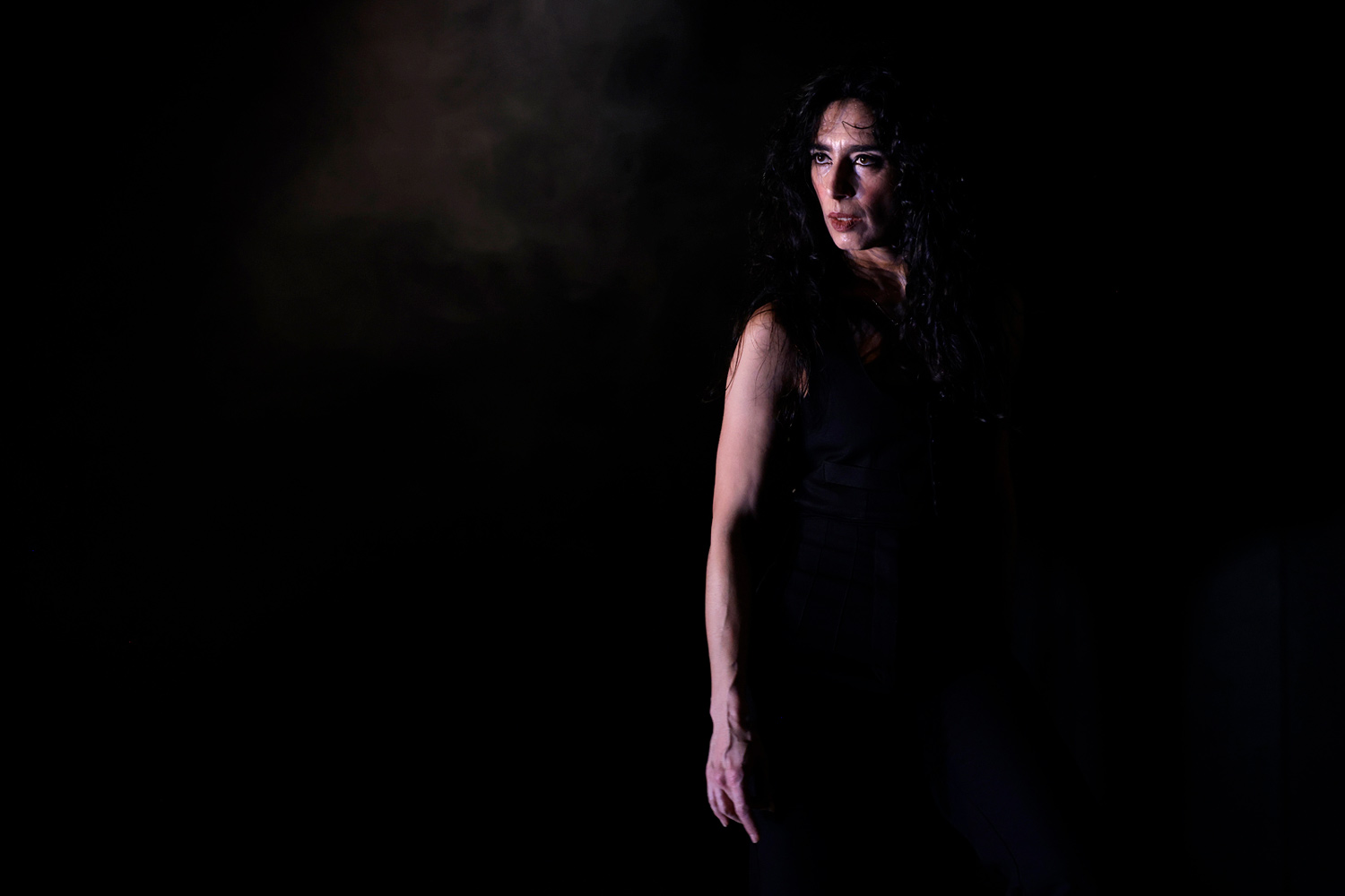 Karine Gonzalez dans le spectacle SOL au Conservatoire Paul Dukas à Paris en 2025