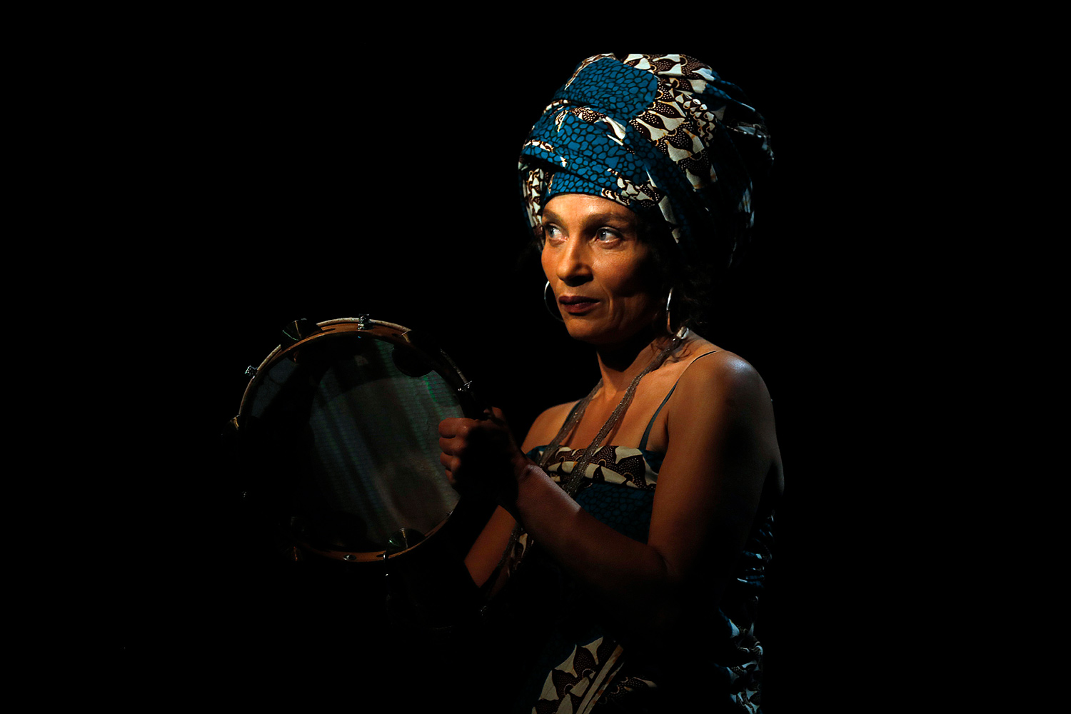 L’artiste Marisa Gnondaho dit Simon lors de la représentation de « Mon aïeule de Ouidah » à Sevran en 2021